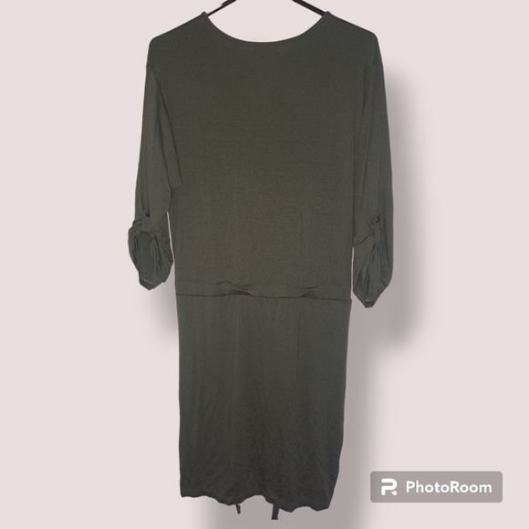 Womans long-sleeved dress by Mark. - Picture 2 of 4